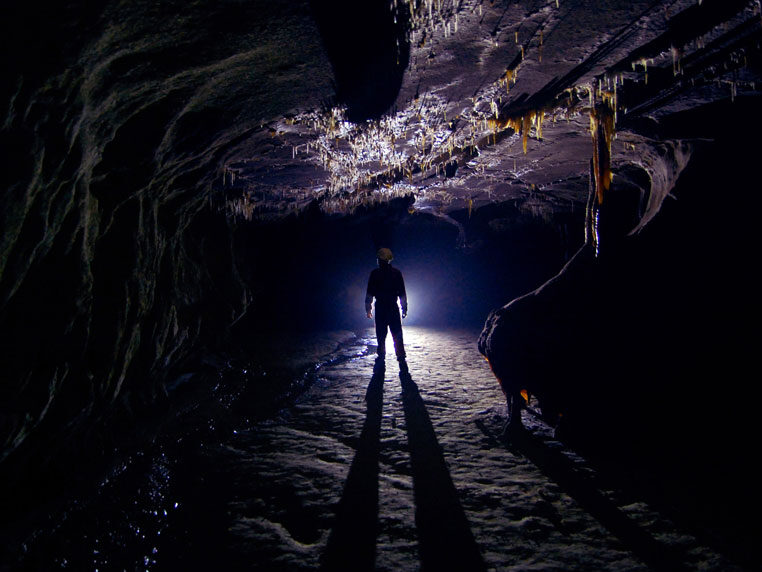 Cueva Laminetako sistemaa