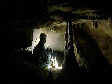 Espeleología en la Cueva AIXA I (Gipuzkoa)