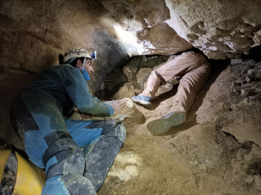 Espeleología en la Cueva AIXA I (Gipuzkoa)
