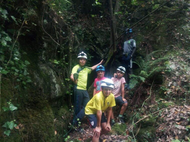  Espeleología en la Cueva de Deba (Gipuzkoa)