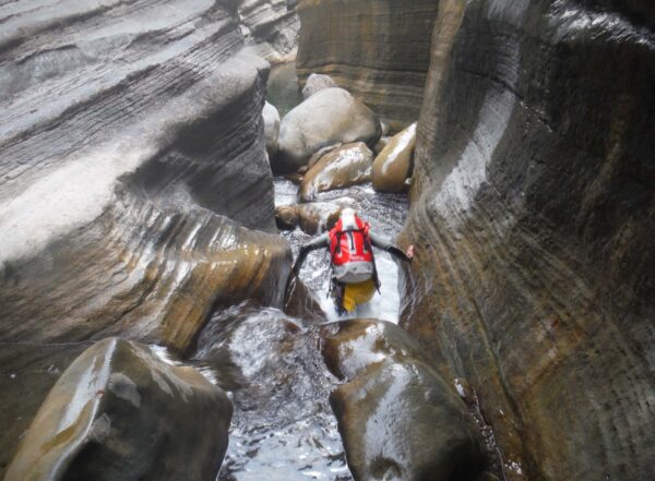 Descenso del Barranco de Sorrosal (Pirineos)