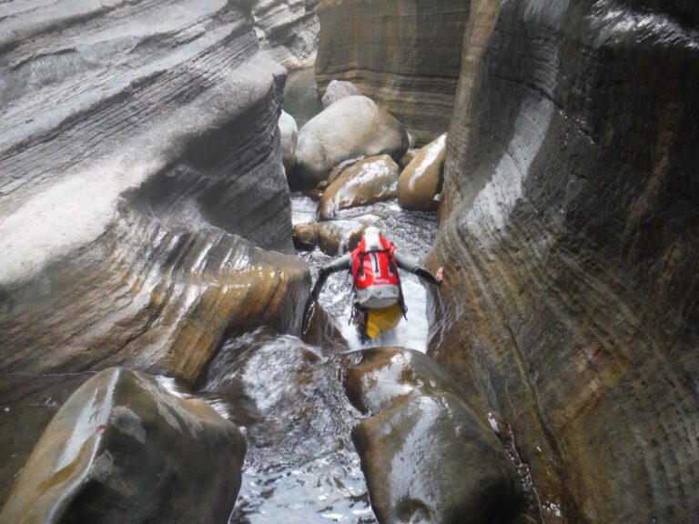 Descenso del Barranco de Sorrosal (Pirineos)