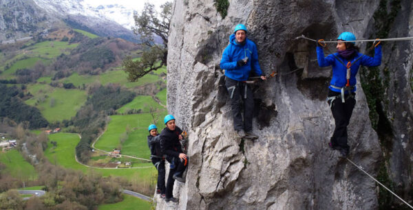 Sobrón (Álava), Larraona (Navarra), Peña Karria (Burgos) y Ramales (Cantabria) Consultar otras localizaciones.