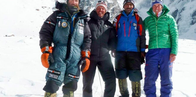 Alex Txikon, Simone Moro eta Ali Sadparak lehen aldiz egin dute Nanga Parbaten neguko gailurra