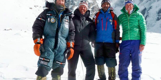 Alex Txikon, Simone Moro and Ali Sadpara crown the first winter Nanga Parbat Alex Txikon, Simone Moro and Ali Sadpara crown the first winter Nanga Parbat